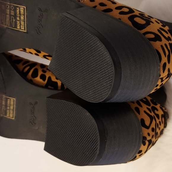 Womens Qupid Cheetah Print Faux Suede Heel Booties - Picture 8 of 9